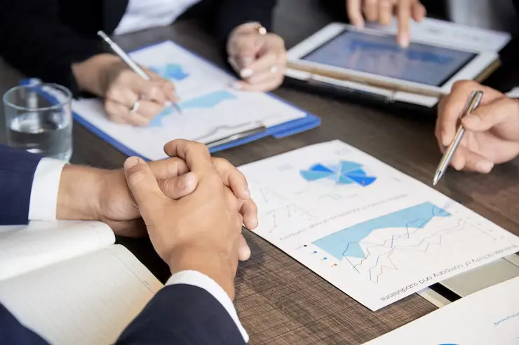 إدارة الأعمال والإدارة في اذربيجان مع مجموعة الإباء